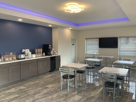 Days Inn by Wyndham Troy IL