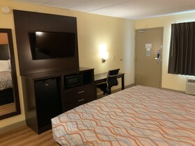 Days Inn by Wyndham Troy IL