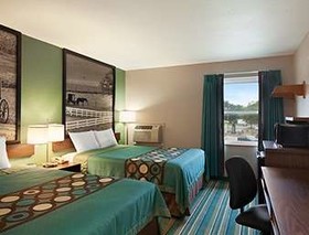 Super 8 by Wyndham Tuscola