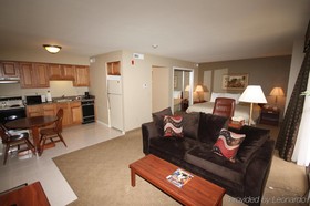 Eastlake Suites Hotel & Conference Center By OYO Urbana