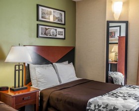 Howard Johnson by Wyndham Urbana