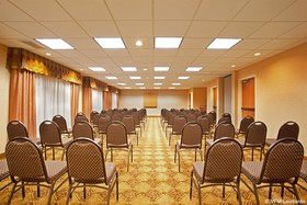 Holiday Inn Express Chicago NW - Vernon Hills