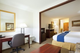 Holiday Inn Express Chicago NW - Vernon Hills
