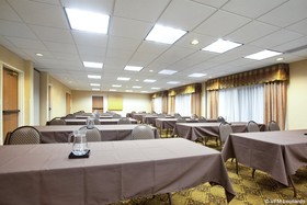 Holiday Inn Express Chicago NW - Vernon Hills