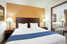 Holiday Inn Express Chicago NW - Vernon Hills
