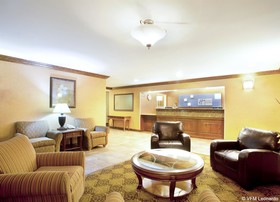 Holiday Inn Express Chicago NW - Vernon Hills