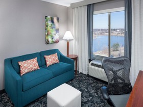 Hilton Garden Inn Naperville/Warrenville