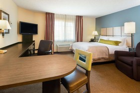 Sonesta Simply Suites Chicago Naperville