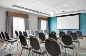 Hampton Inn & Suites Chicago Waukegan