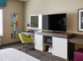 Hampton Inn & Suites Chicago Waukegan