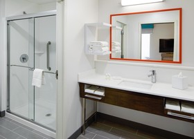 Hampton Inn & Suites Chicago Waukegan