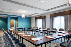 Hampton Inn & Suites Chicago Waukegan