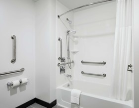 Hampton Inn & Suites Chicago Waukegan