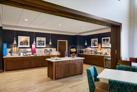 Hampton Inn & Suites Chicago Waukegan