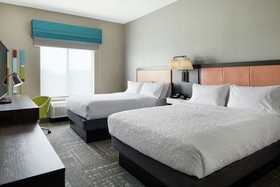 Hampton Inn & Suites Chicago Waukegan