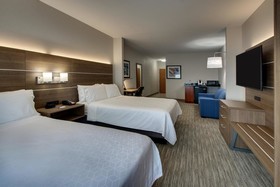 Holiday Inn Express & Suites Chicago North-Waukegan-Gurnee