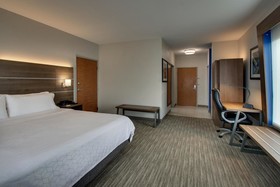 Holiday Inn Express & Suites Chicago North-Waukegan-Gurnee
