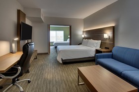 Holiday Inn Express & Suites Chicago North-Waukegan-Gurnee
