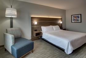 Holiday Inn Express & Suites Chicago North-Waukegan-Gurnee