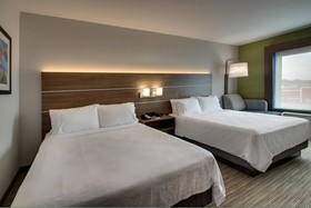 Holiday Inn Express & Suites Chicago North-Waukegan-Gurnee