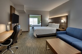 Holiday Inn Express & Suites Chicago North-Waukegan-Gurnee