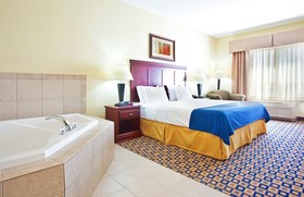 Holiday Inn Express & Suites Chicago North-Waukegan-Gurnee