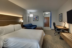 Holiday Inn Express & Suites Chicago North-Waukegan-Gurnee