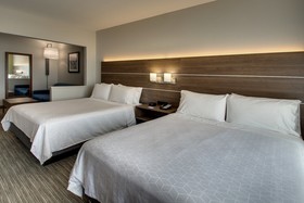 Holiday Inn Express & Suites Chicago North-Waukegan-Gurnee