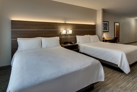 Holiday Inn Express & Suites Chicago North-Waukegan-Gurnee