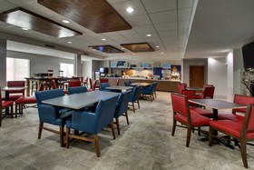 Holiday Inn Express & Suites Chicago North-Waukegan-Gurnee