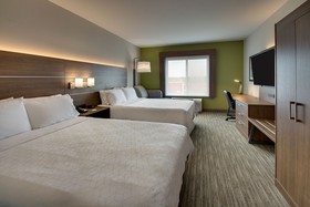 Holiday Inn Express & Suites Chicago North-Waukegan-Gurnee