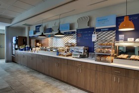 Holiday Inn Express & Suites Chicago North-Waukegan-Gurnee