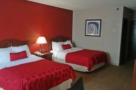 Ramada by Wyndham Waukegan/Great Lakes