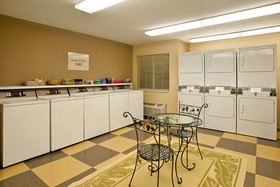 Sonesta Simply Suites Chicago Waukegan