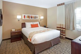MainStay Suites Northbrook Wheeling