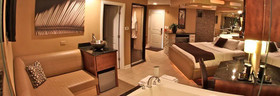 Champagne Lodge and Luxury Suites
