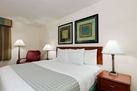 La Quinta Inn by Wyndham Chicago Willowbrook