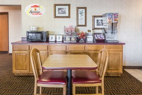 Super 8 by Wyndham Yorkville