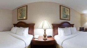 Country Inn & Suites by Radisson, Auburn, IN