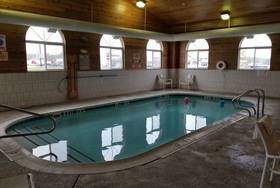 Country Inn & Suites by Radisson, Auburn, IN