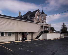 Rosemount Motel