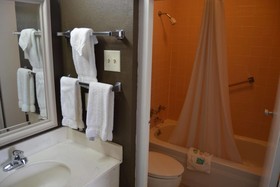 Cascades Inn