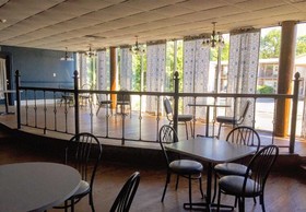 Cascades Inn