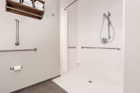La Quinta Inn & Suites by Wyndham Bloomington