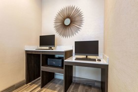 La Quinta Inn & Suites by Wyndham Bloomington