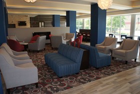 La Quinta Inn & Suites by Wyndham Bloomington