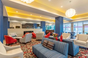 La Quinta Inn & Suites by Wyndham Bloomington