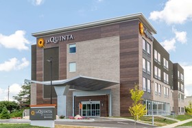 La Quinta Inn & Suites by Wyndham Bloomington