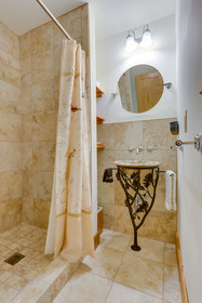 Persimmon Inn