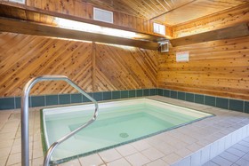 Super 8 by Wyndham Bloomington